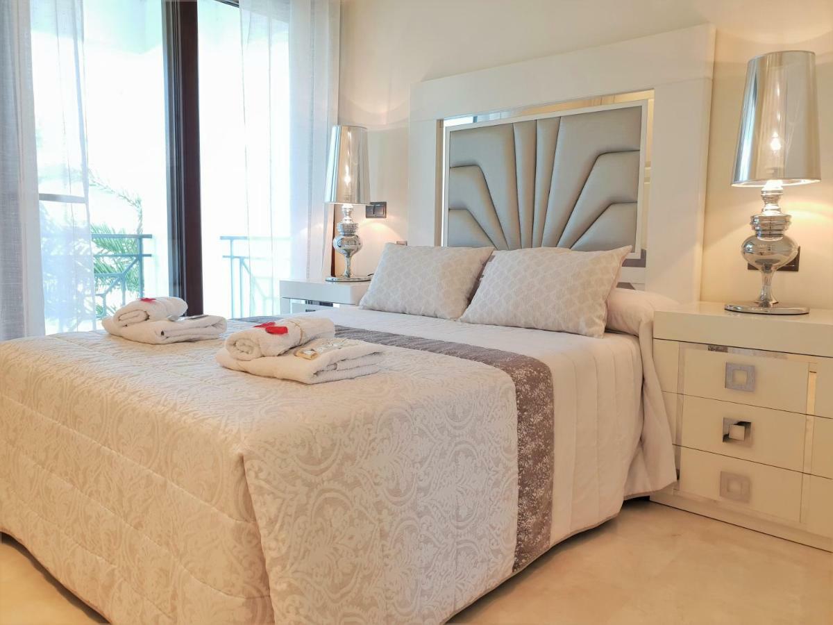 Luxury Apartment Frontal To The Sea In Estepona Doncella Beach Exterior photo