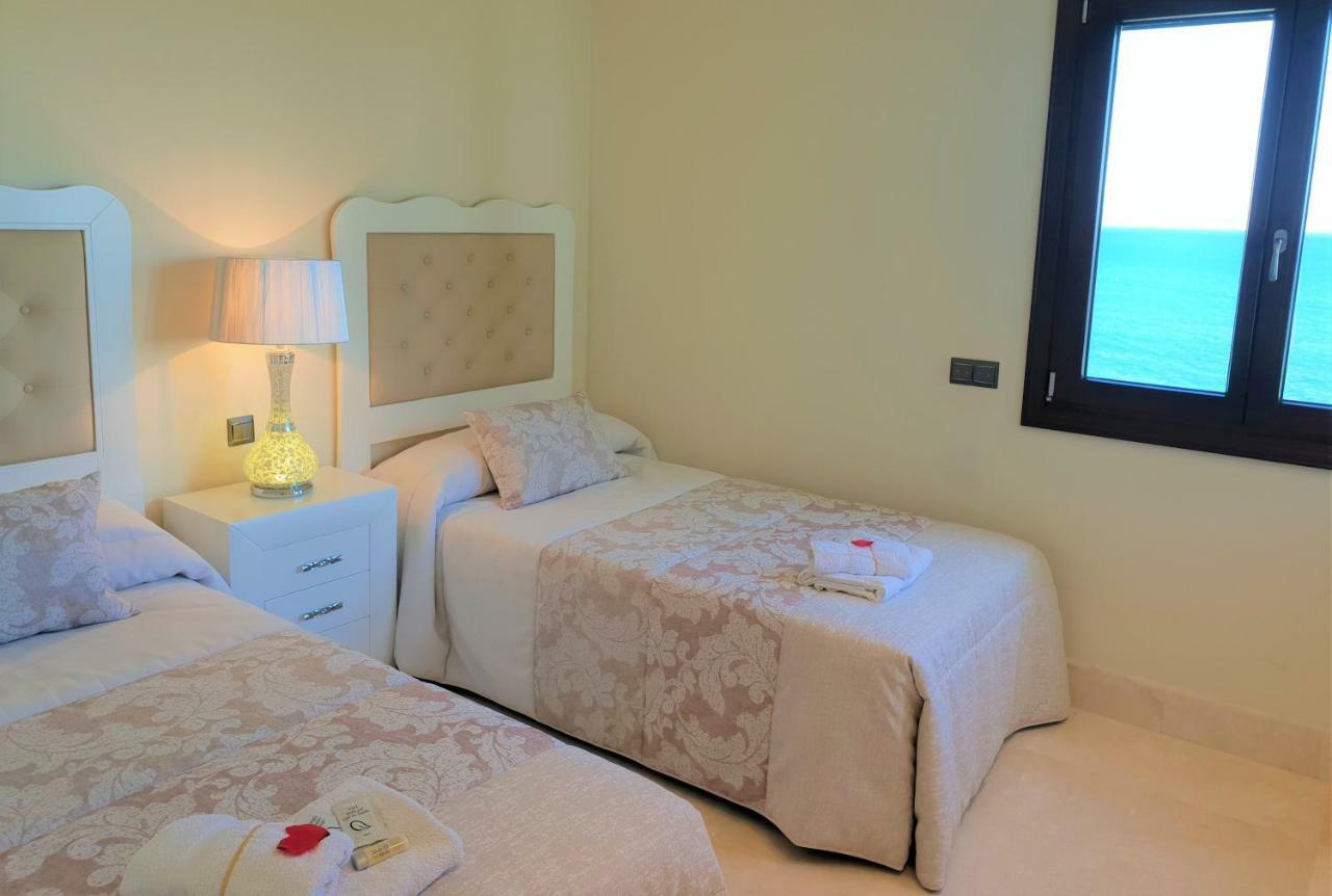 Luxury Apartment Frontal To The Sea In Estepona Doncella Beach Exterior photo
