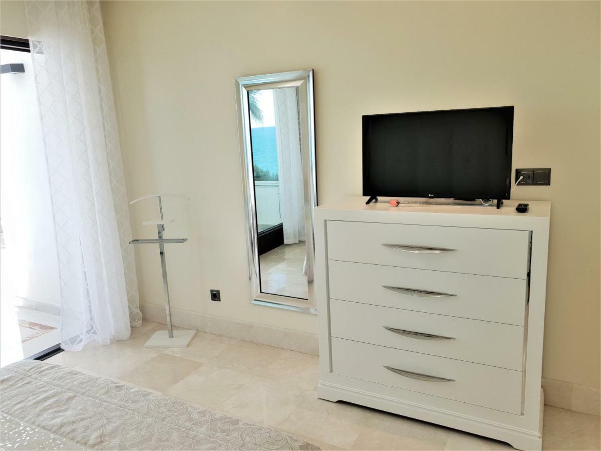 Luxury Apartment Frontal To The Sea In Estepona Doncella Beach Exterior photo