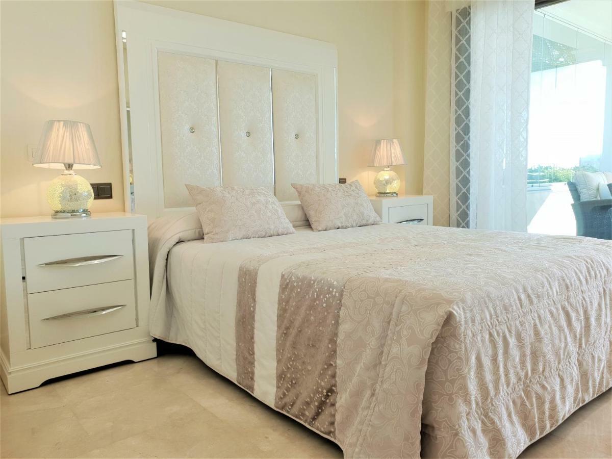 Luxury Apartment Frontal To The Sea In Estepona Doncella Beach Exterior photo