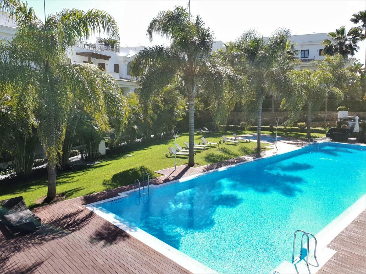 Luxury Apartment Frontal To The Sea In Estepona Doncella Beach Exterior photo