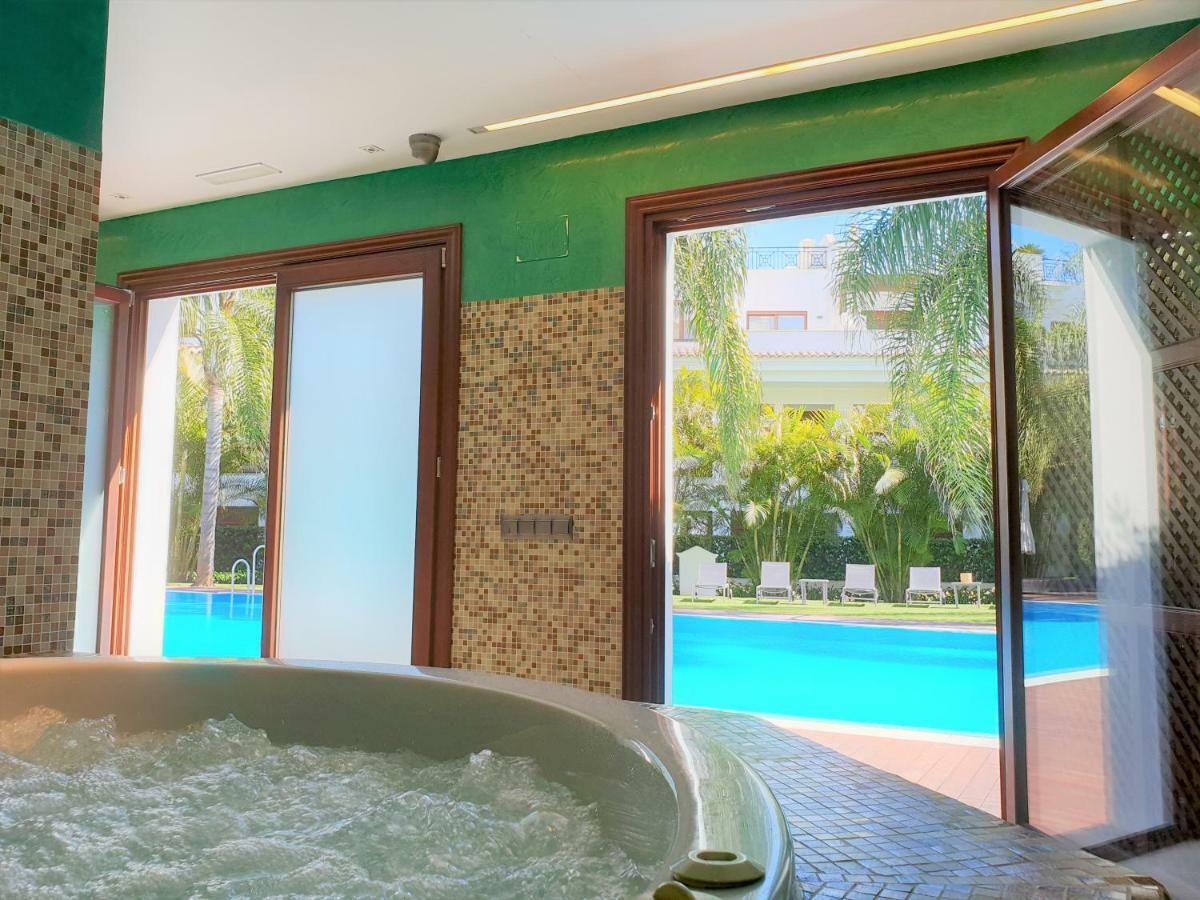 Luxury Apartment Frontal To The Sea In Estepona Doncella Beach Exterior photo