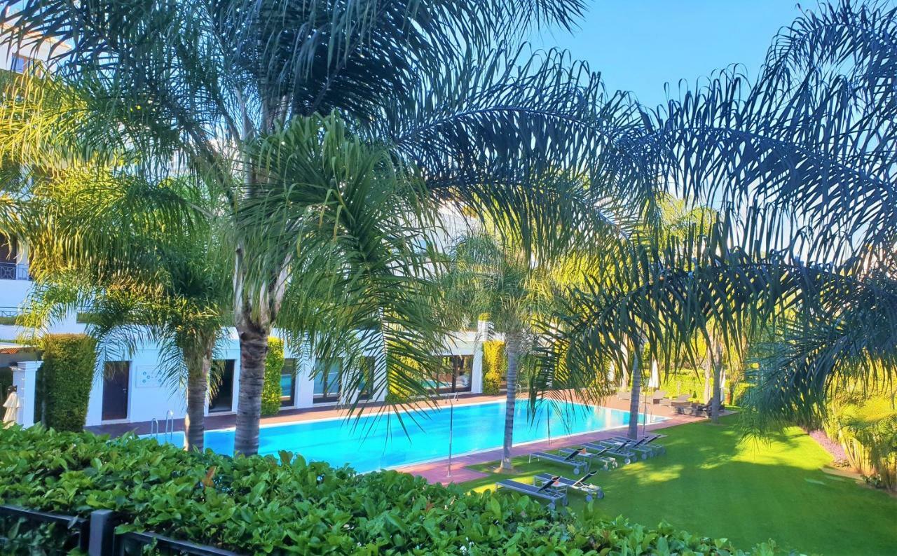 Luxury Apartment Frontal To The Sea In Estepona Doncella Beach Exterior photo